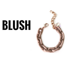 Load image into Gallery viewer, Matte Oval Link Bracelet