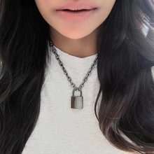 Load image into Gallery viewer, Padlock Chain
