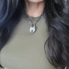 Load image into Gallery viewer, Vintage Padlock Chain